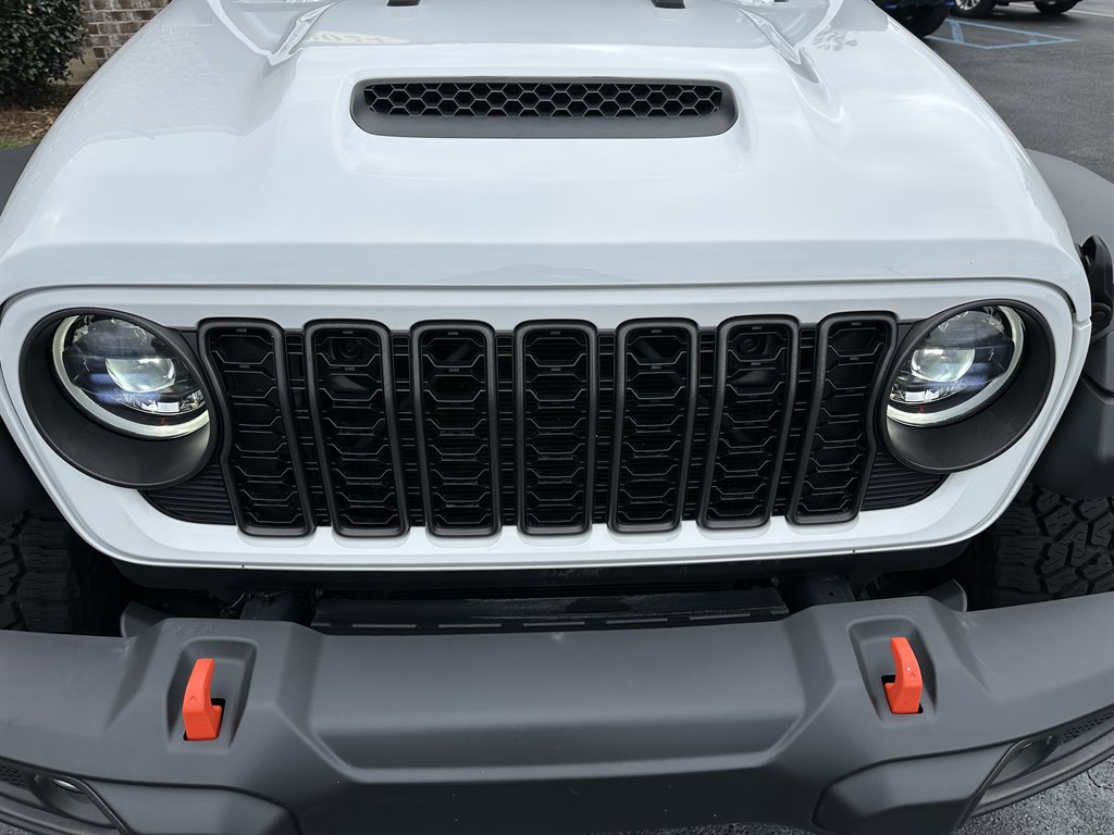 2024 Jeep Gladiator - $46,299
