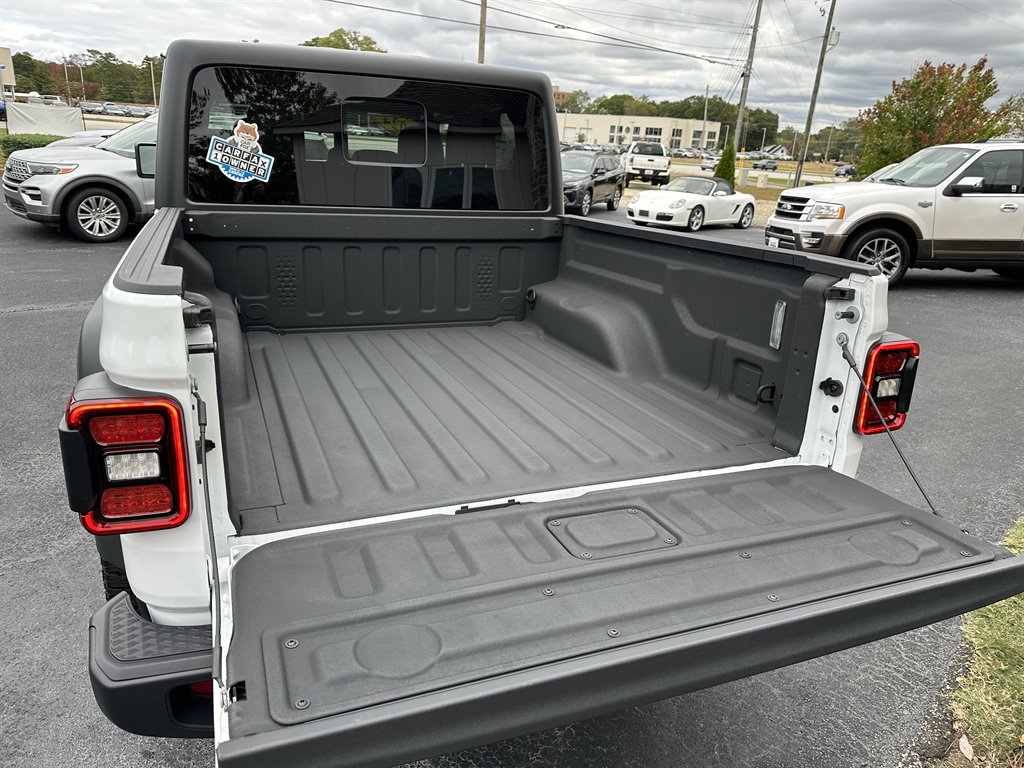 2024 Jeep Gladiator - $46,299
