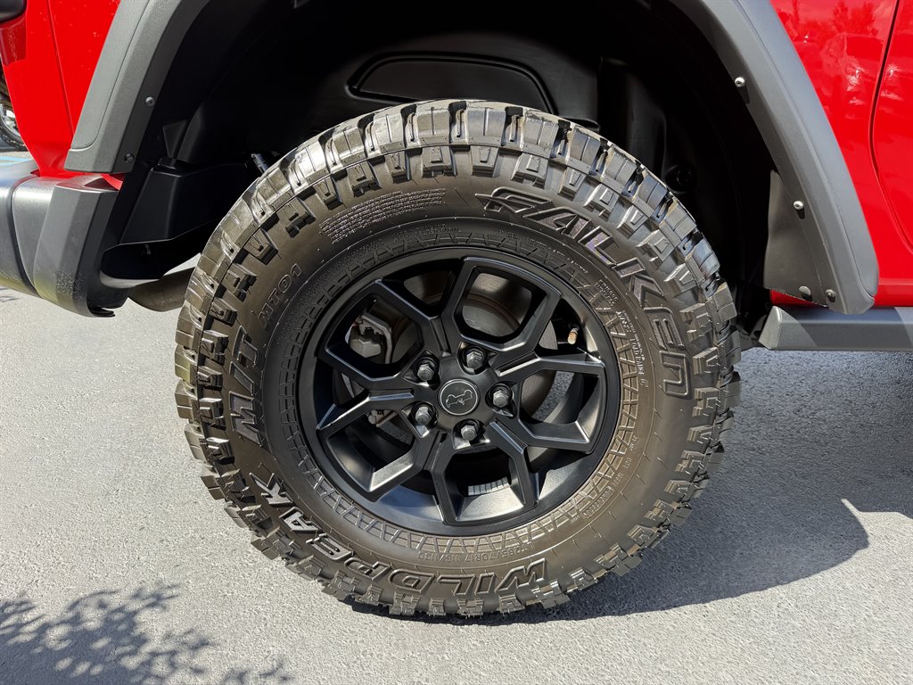 2025 Jeep Wrangler - $34,000