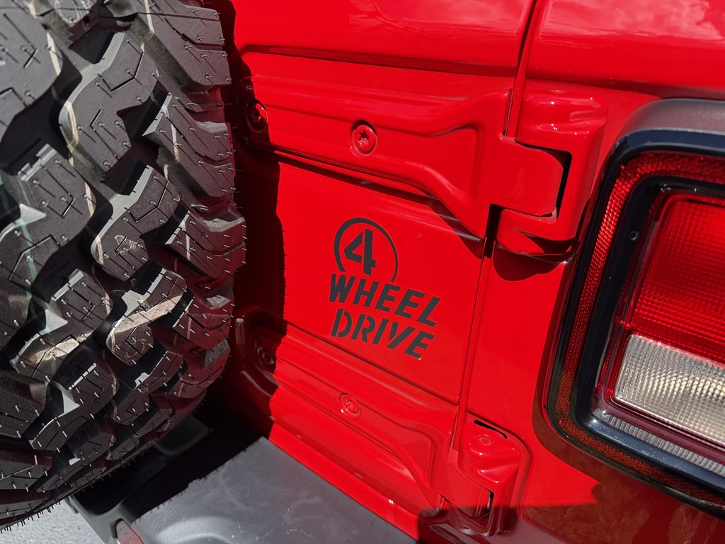 2025 Jeep Wrangler - $34,000