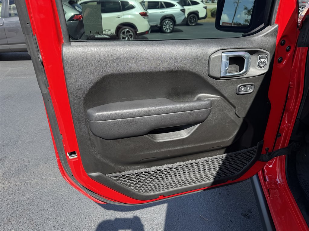 2025 Jeep Wrangler - $34,000