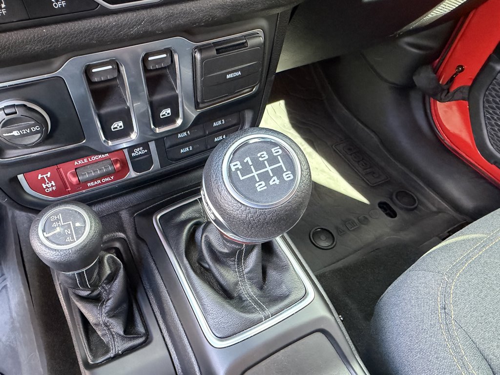 2025 Jeep Wrangler - $34,000