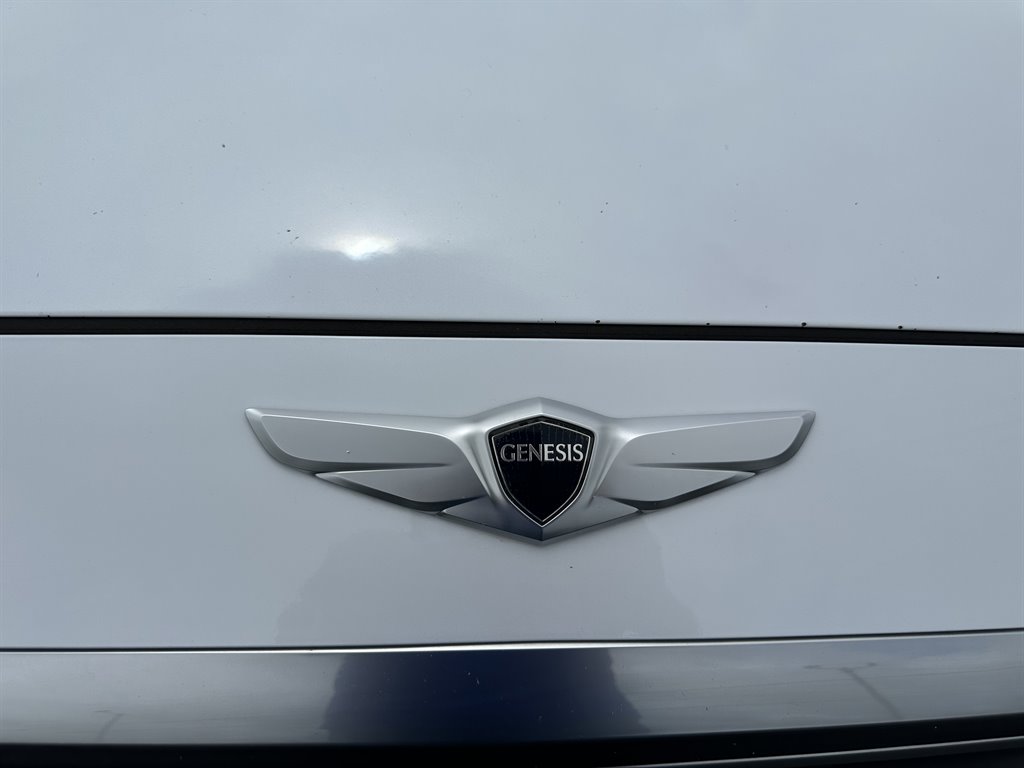 2016 Hyundai Genesis - $17,950
