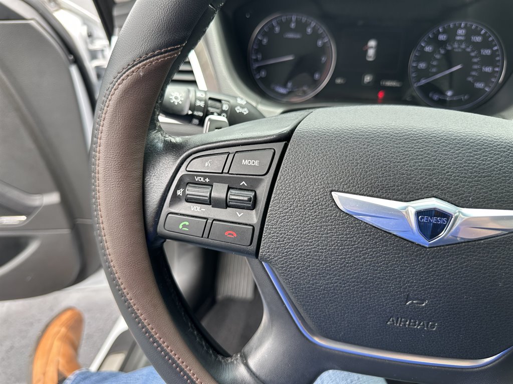 2016 Hyundai Genesis - $17,950