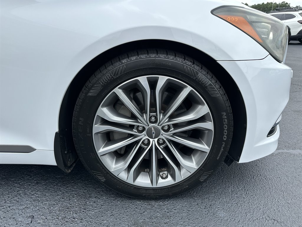 2016 Hyundai Genesis - $17,950