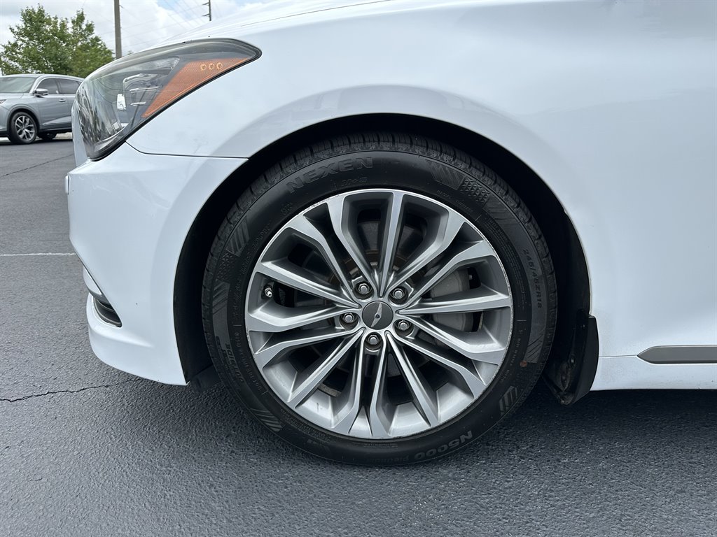 2016 Hyundai Genesis - $17,950