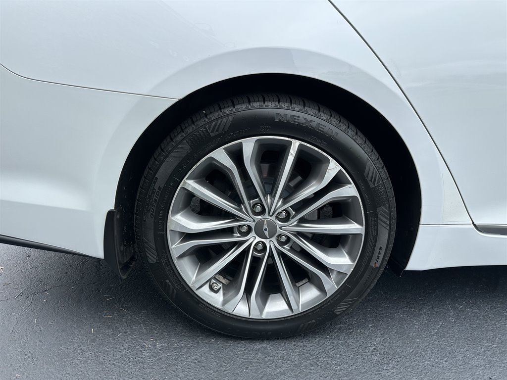 2016 Hyundai Genesis - $17,950