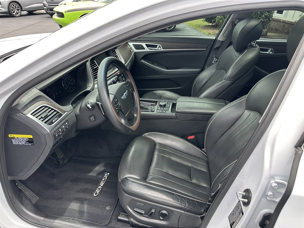 2016 Hyundai Genesis - $17,950