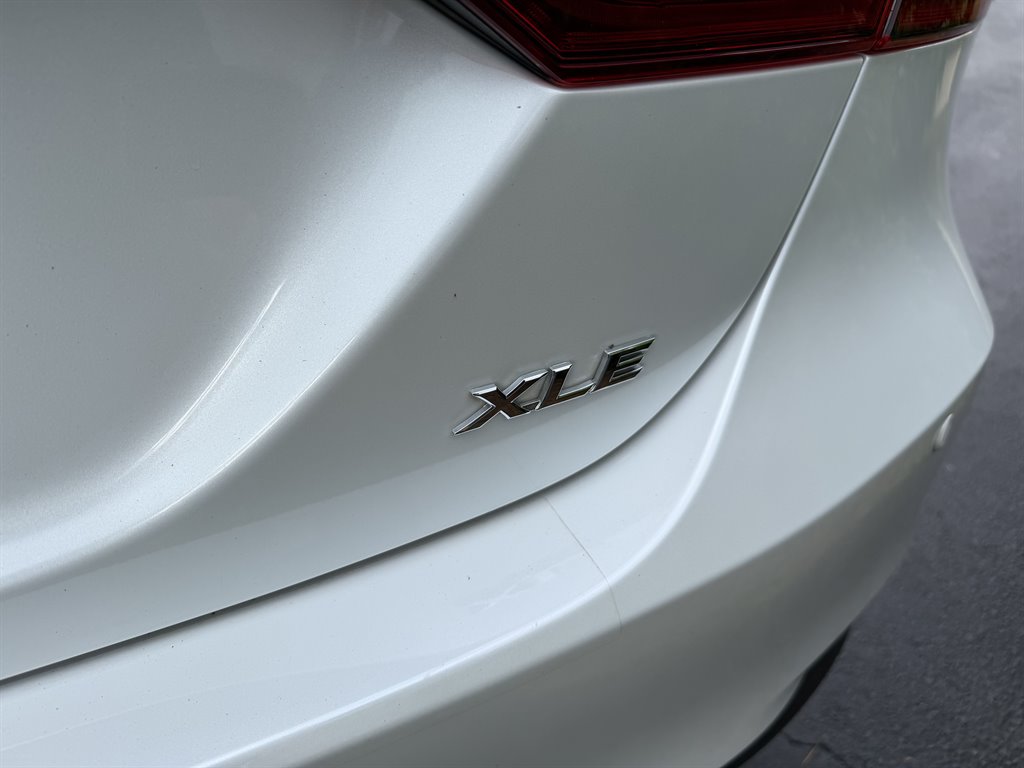 2023 Toyota Camry - $27,800