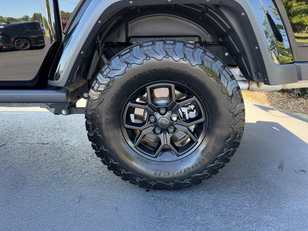 2024 Jeep Gladiator - $38,600