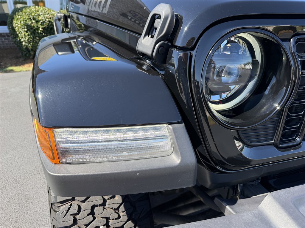 2024 Jeep Gladiator - $38,600