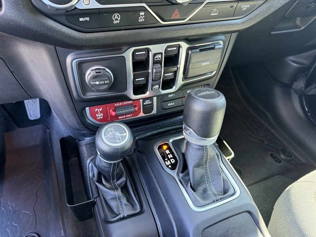 2024 Jeep Gladiator - $38,600