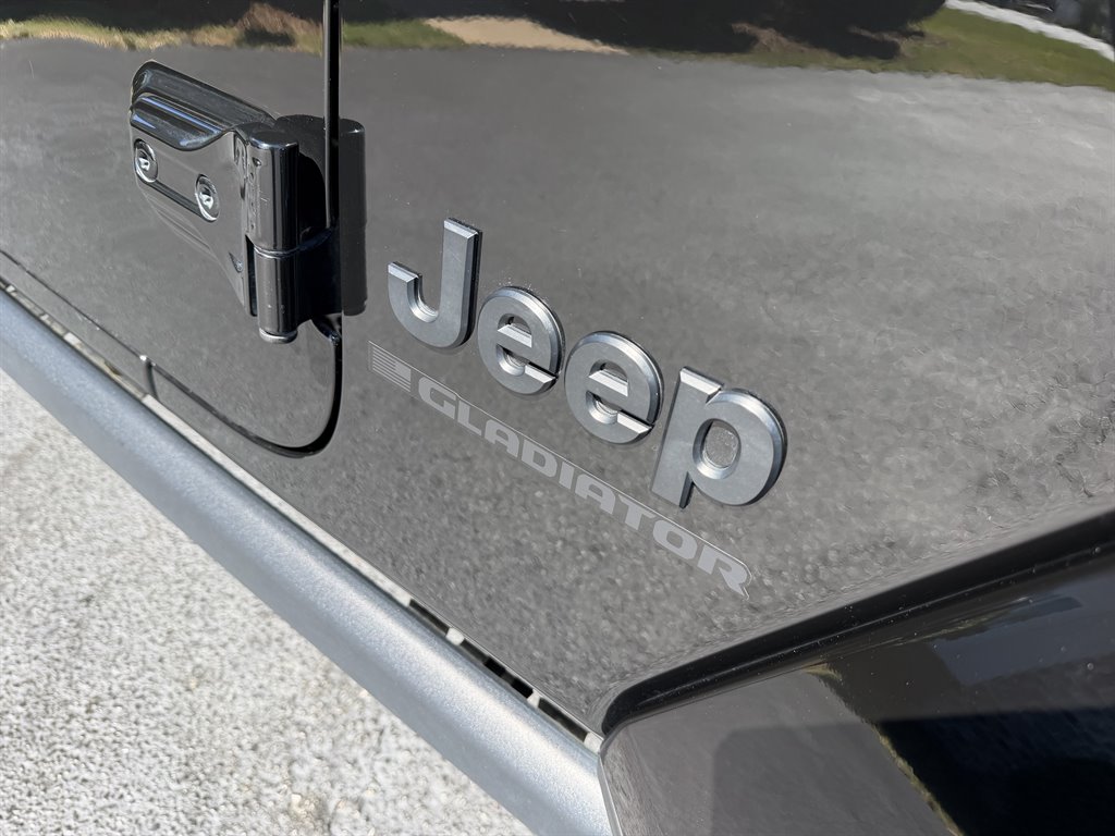 2024 Jeep Gladiator - $38,600