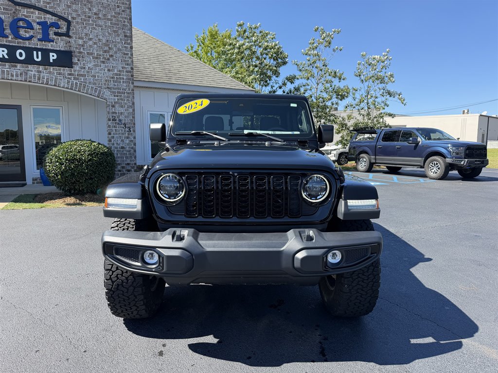 2024 Jeep Gladiator - $38,600