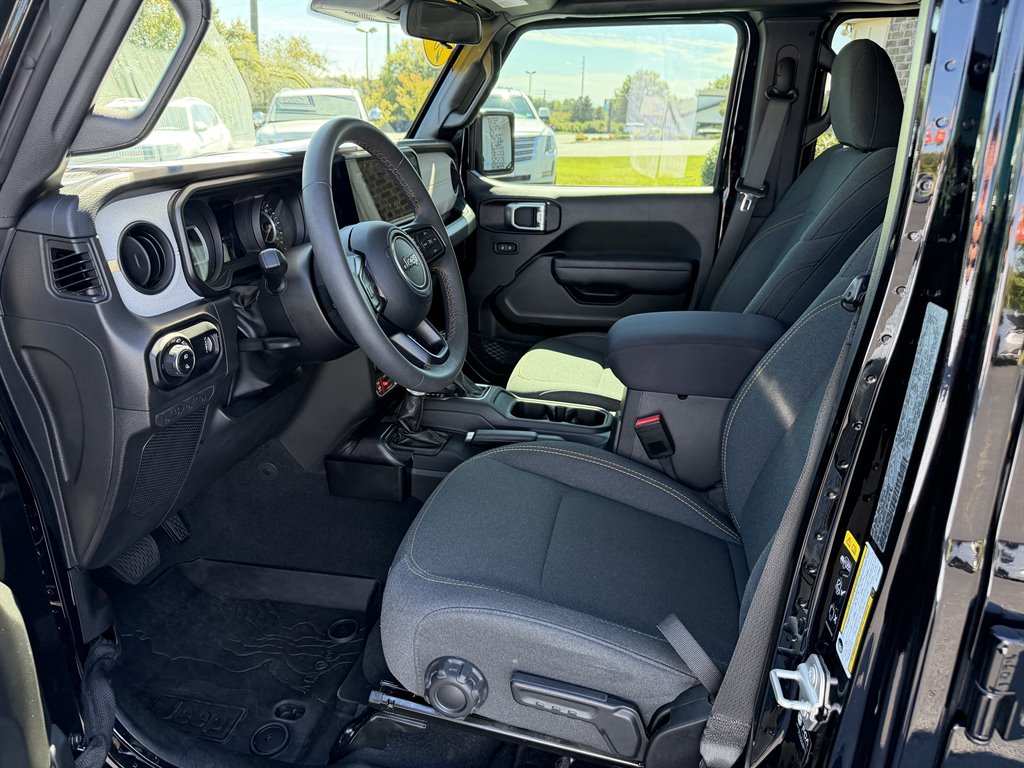2024 Jeep Gladiator - $38,600