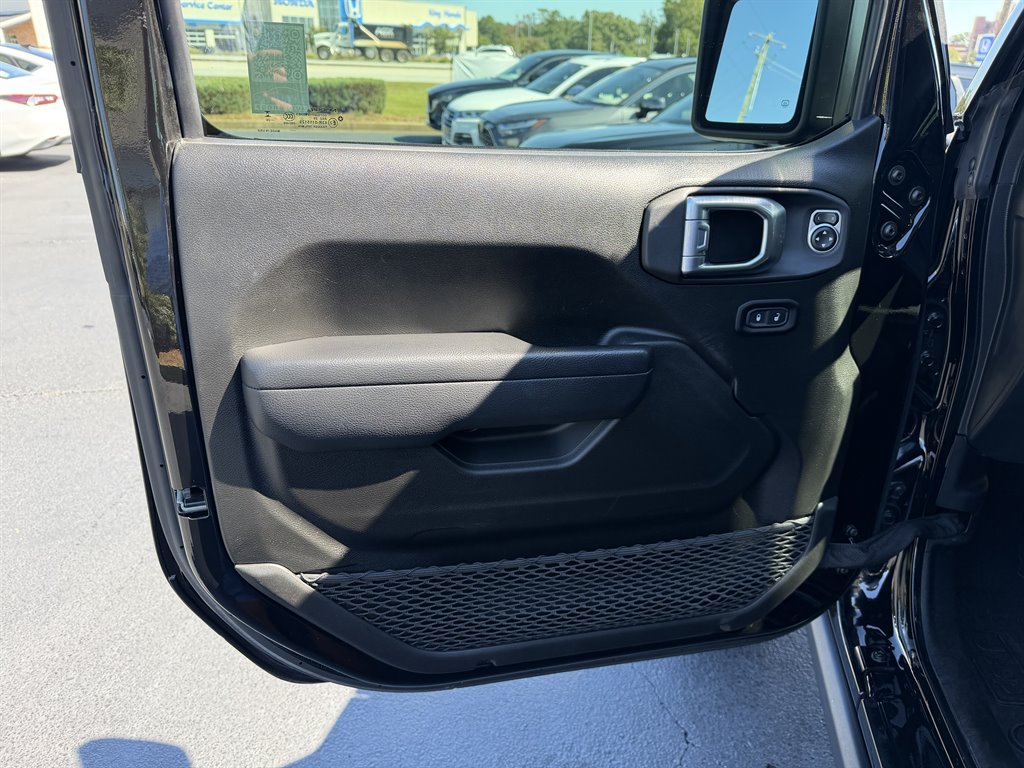 2024 Jeep Gladiator - $38,600