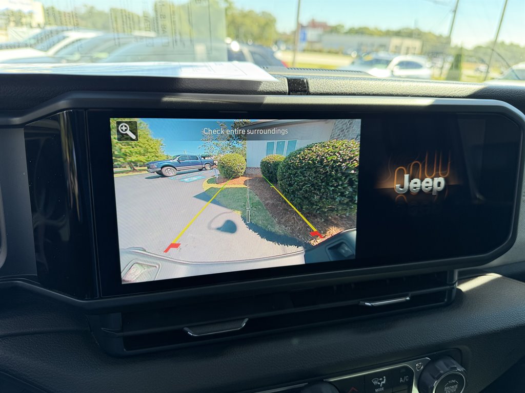 2024 Jeep Gladiator - $38,600