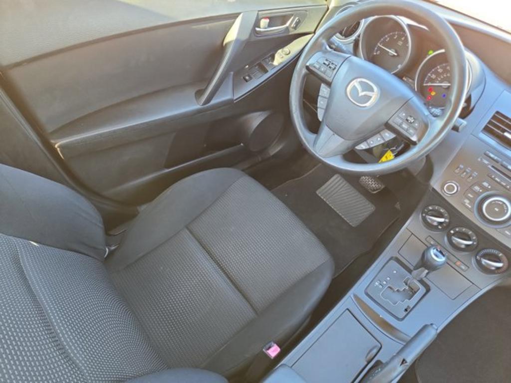 2013 MAZDA MAZDA3 - $10,999