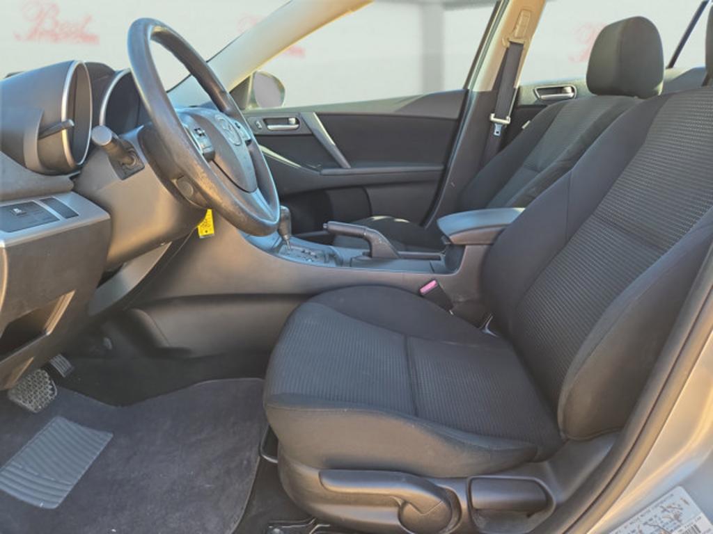 2013 MAZDA MAZDA3 - $10,999