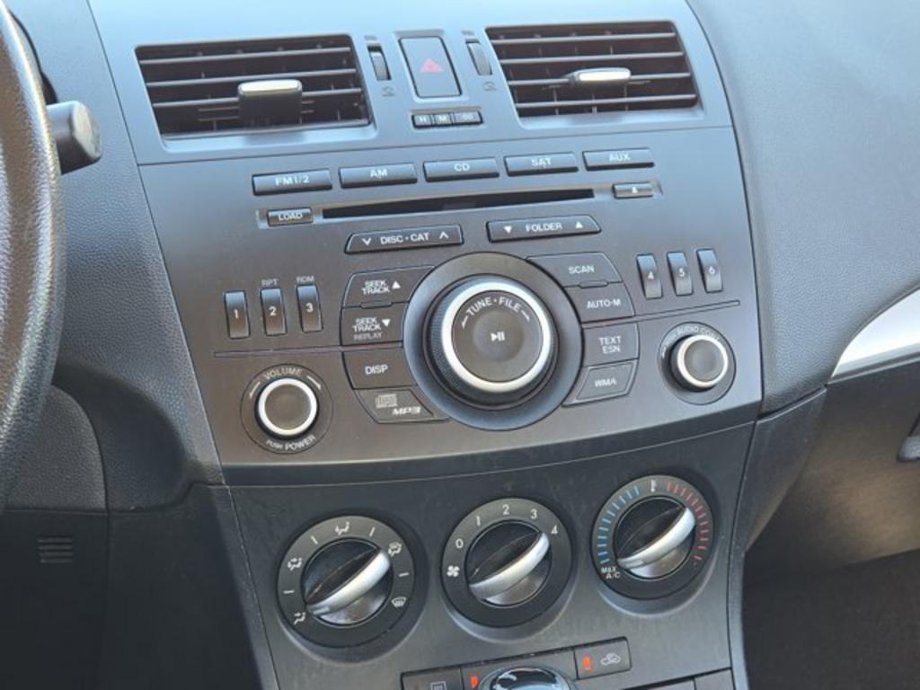 2013 MAZDA MAZDA3 - $10,999