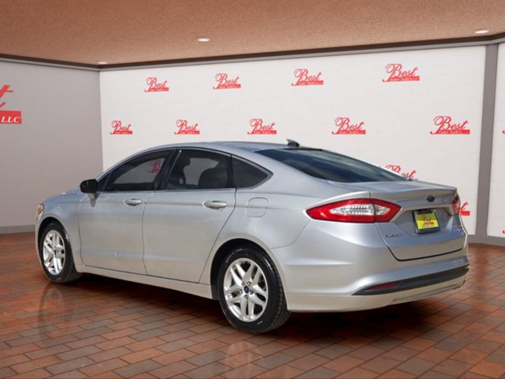 2016 Ford Fusion SE photo