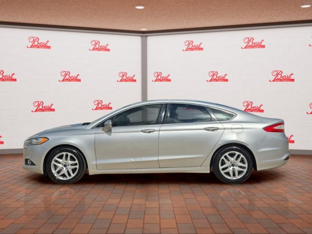 2016 Ford Fusion SE photo