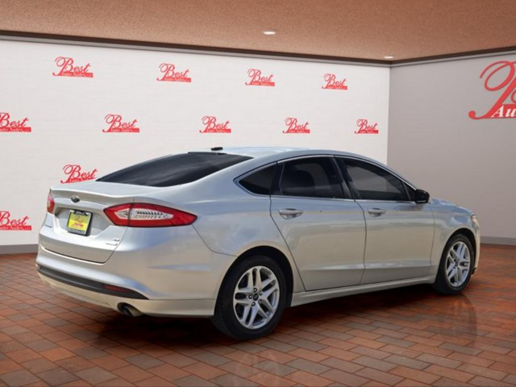 2016 Ford Fusion SE photo