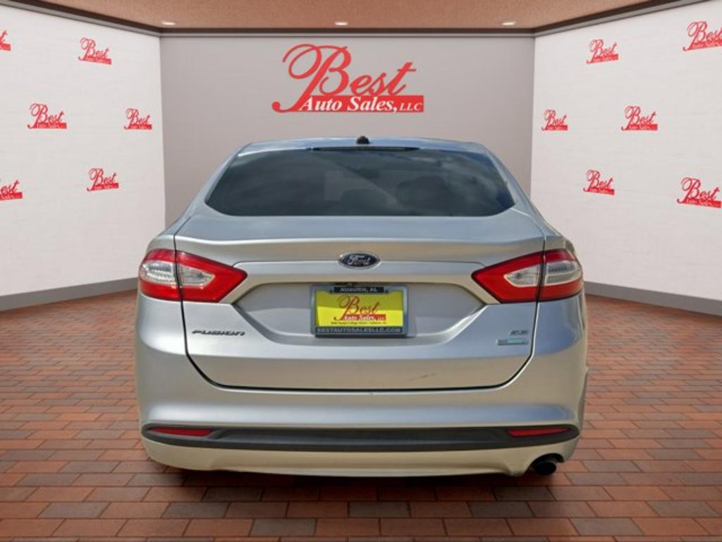 2016 Ford Fusion SE photo