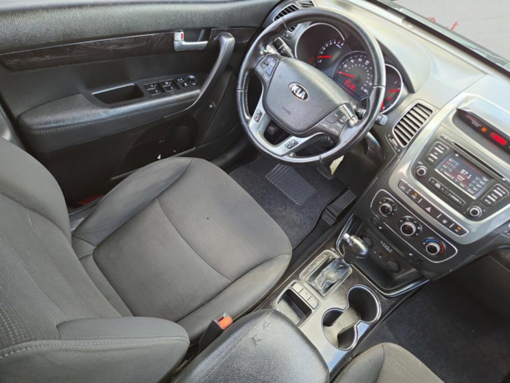 2014 Kia Sorento - $9,999
