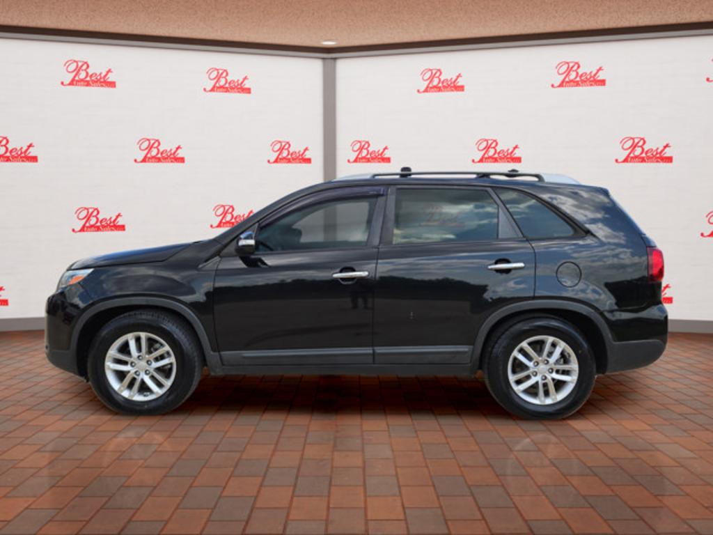 2014 Kia Sorento - $9,999