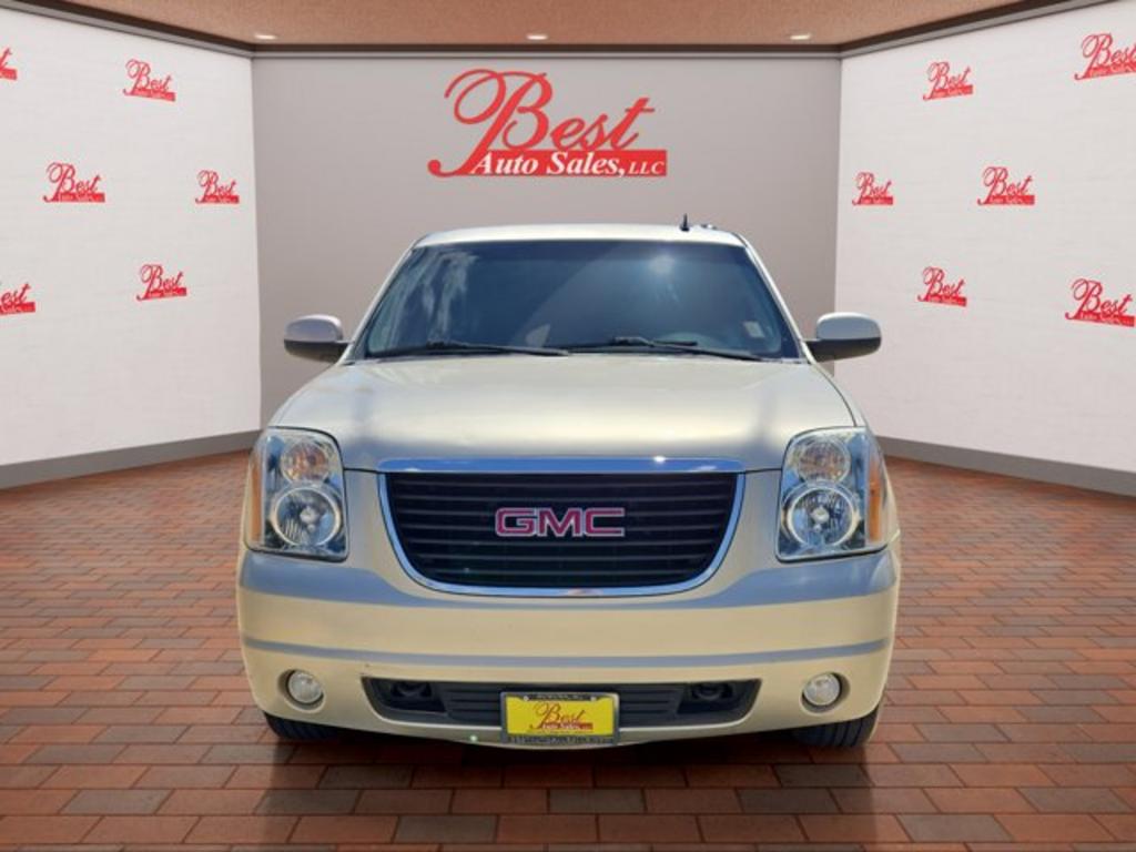 2013 GMC Yukon XL SLT 1500 photo