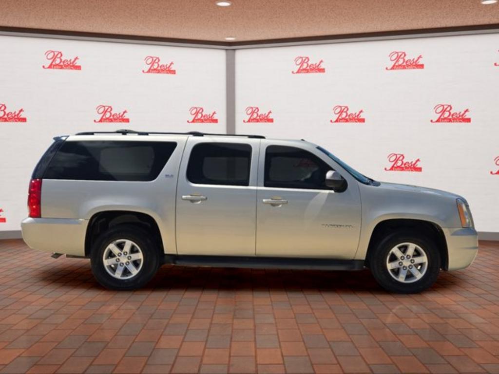 2013 GMC Yukon XL SLT 1500 photo