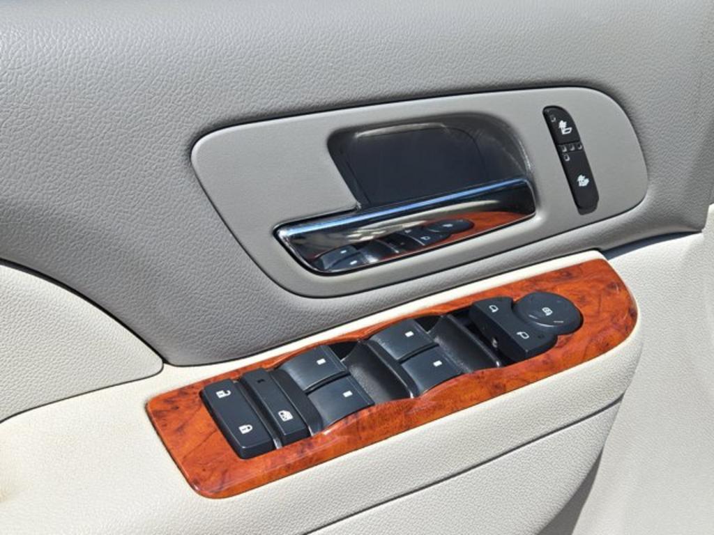 2013 GMC Yukon XL SLT 1500 photo