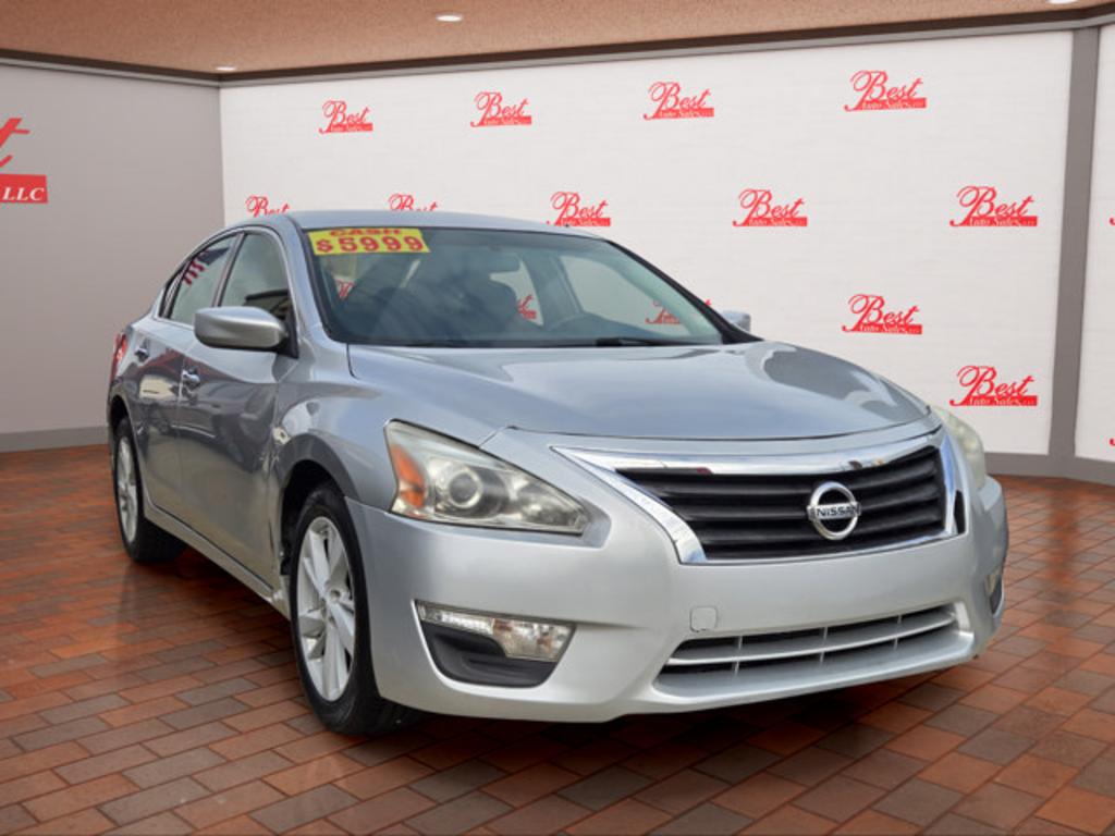 2013 Nissan Altima - $3,999