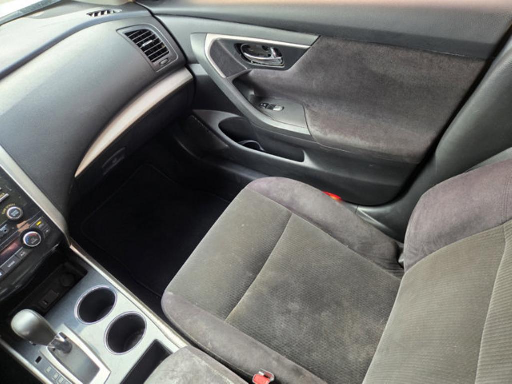 2013 Nissan Altima - $3,999