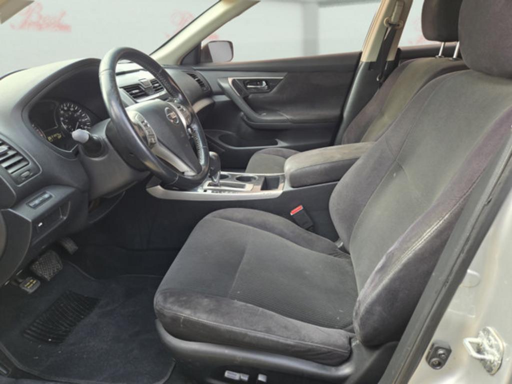 2013 Nissan Altima - $3,999