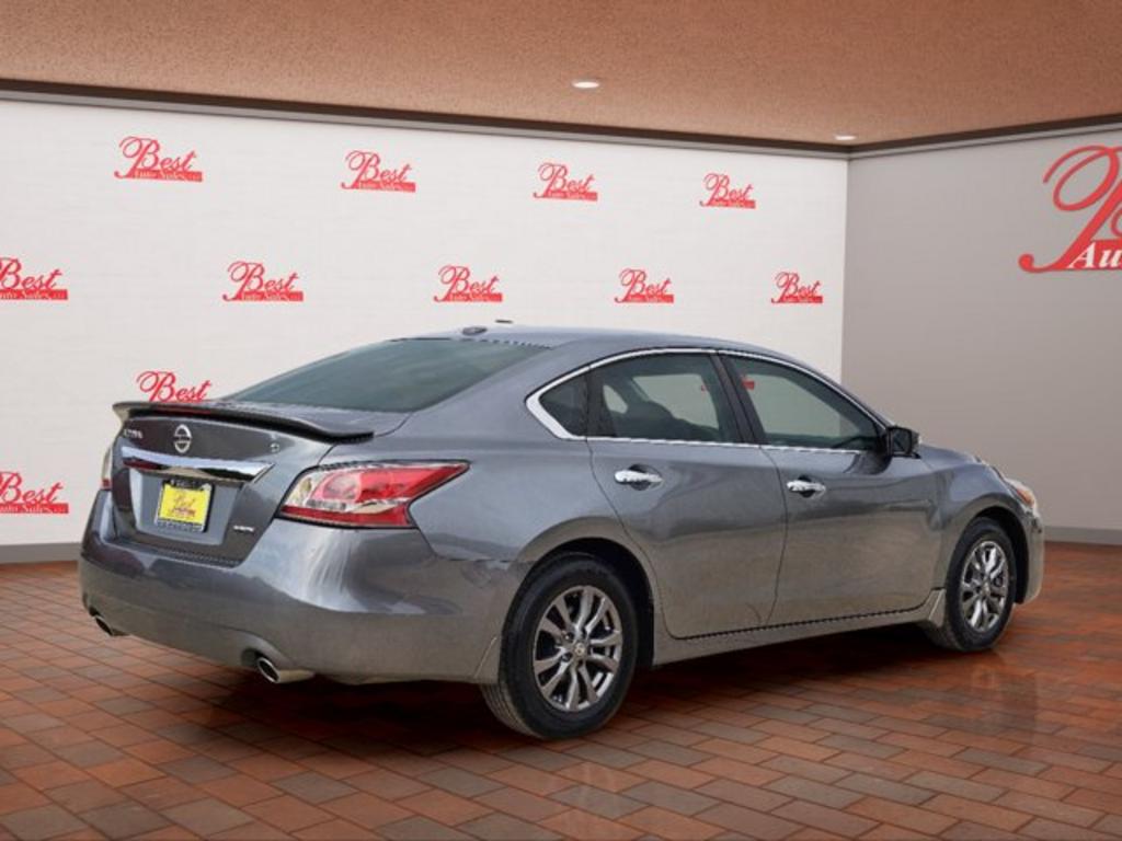 2015 Nissan Altima - $10,999