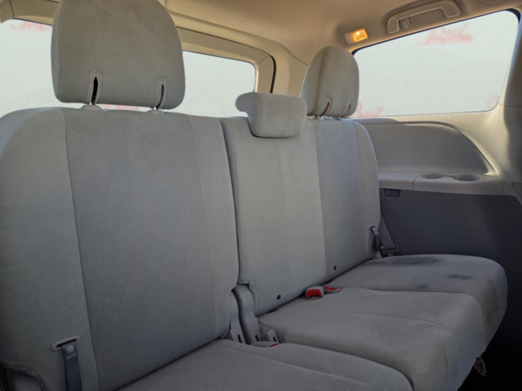 2012 Toyota Sienna - $5,999