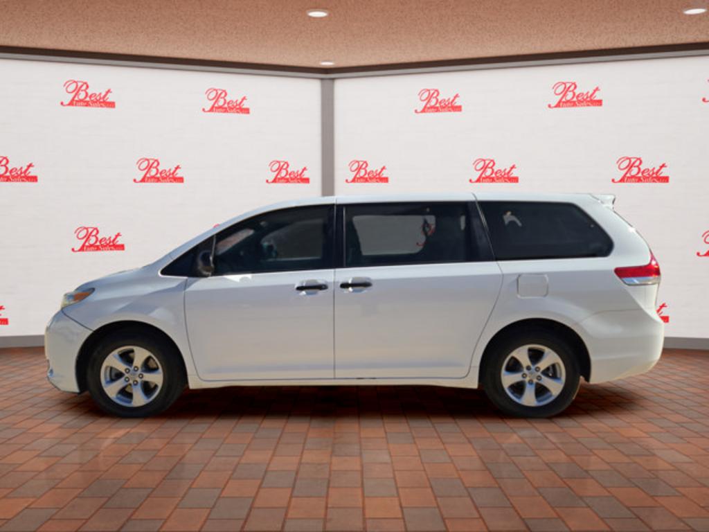 2012 Toyota Sienna - $5,999