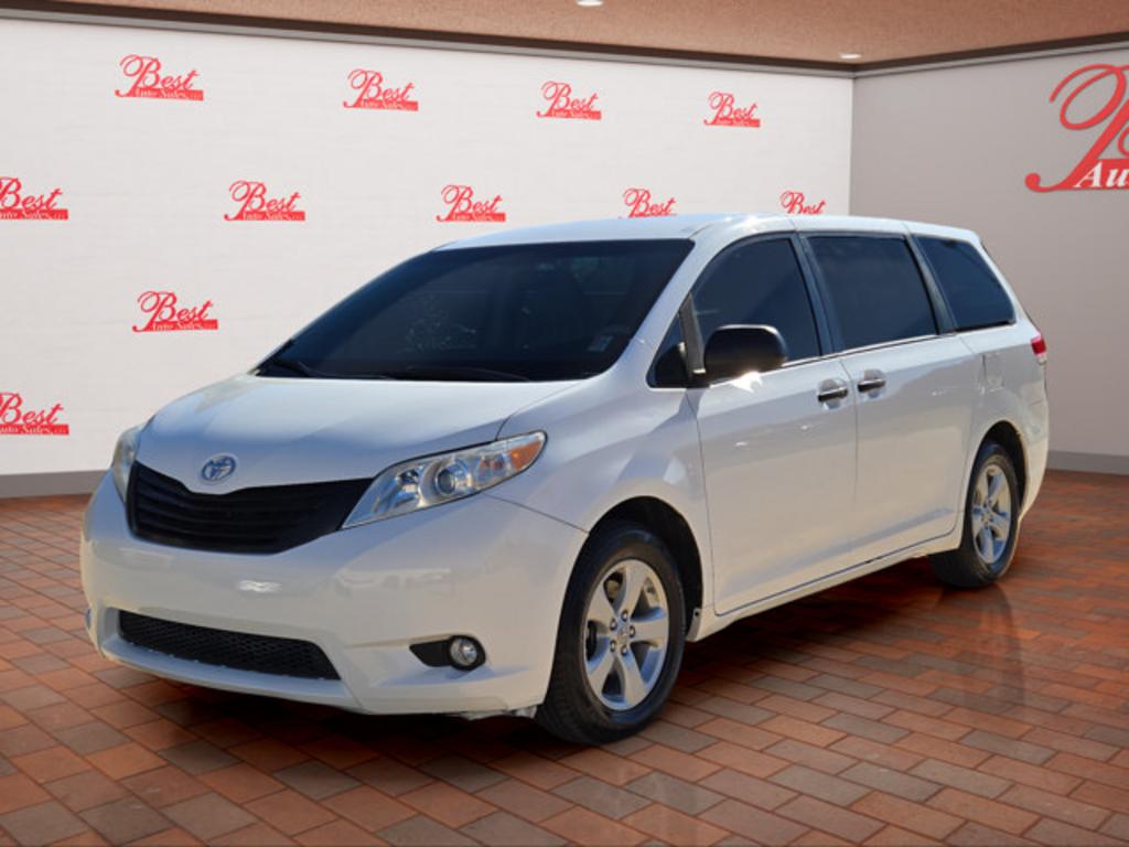 2012 Toyota Sienna - $5,999