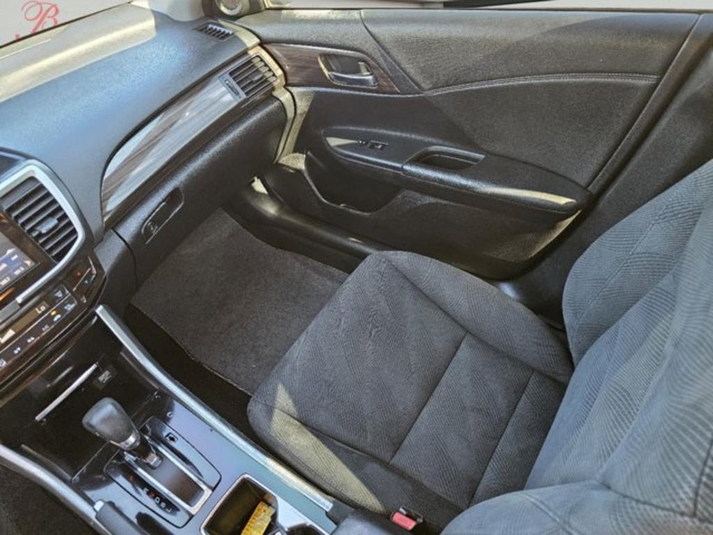 2016 Honda Accord - $11,999
