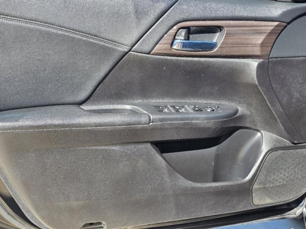 2016 Honda Accord - $11,999