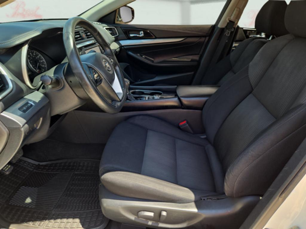 2016 Nissan Maxima - $10,999