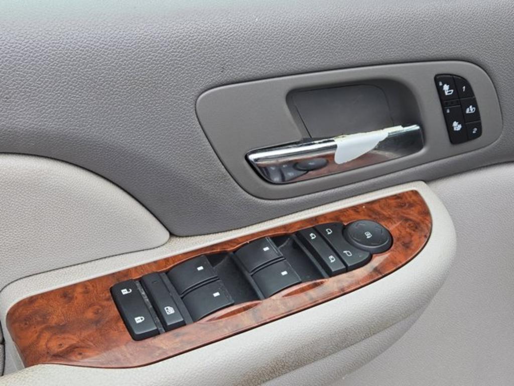 2007 Chevrolet Suburban LS 1500 photo