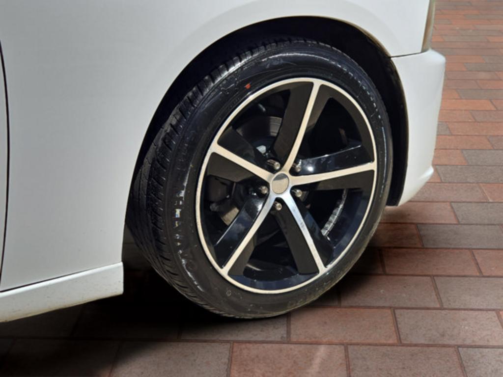 2014 Dodge Charger - $6,999