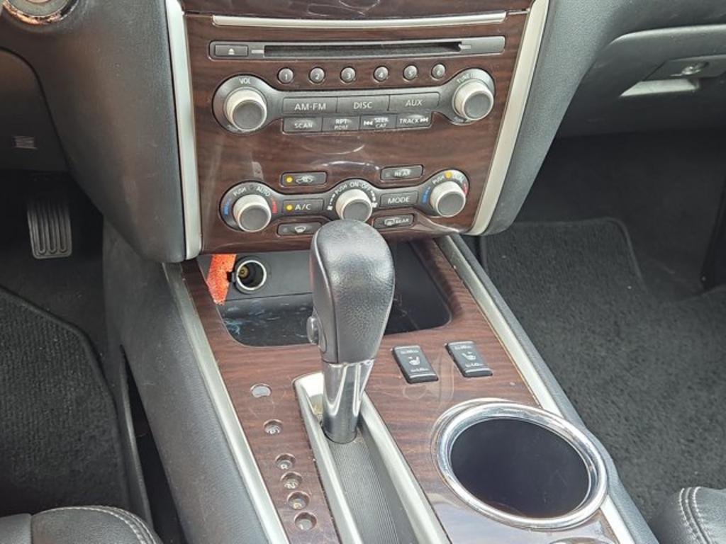 2014 Nissan Pathfinder - $10,999