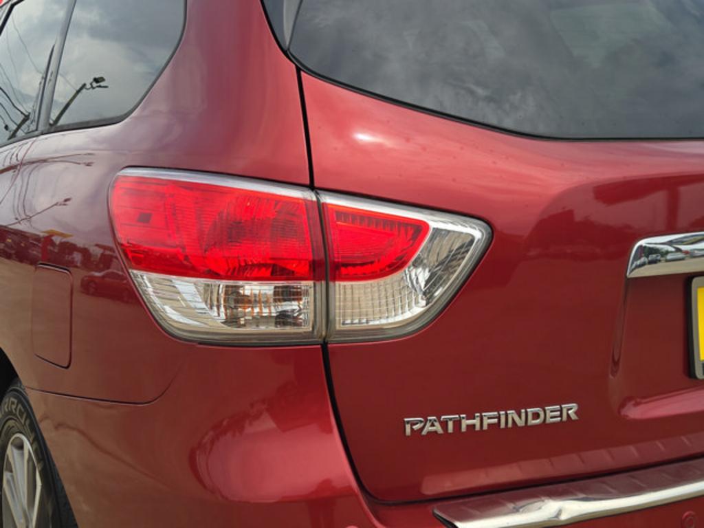 2014 Nissan Pathfinder - $10,999