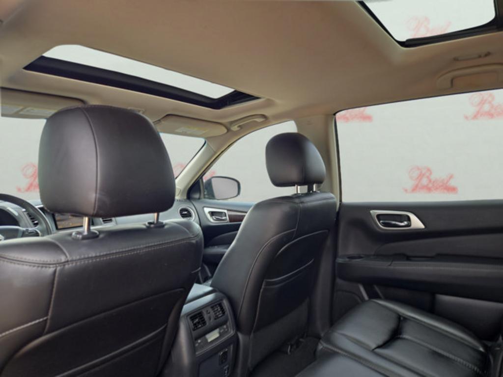 2014 Nissan Pathfinder - $10,999
