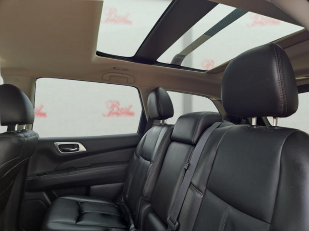 2014 Nissan Pathfinder - $10,999