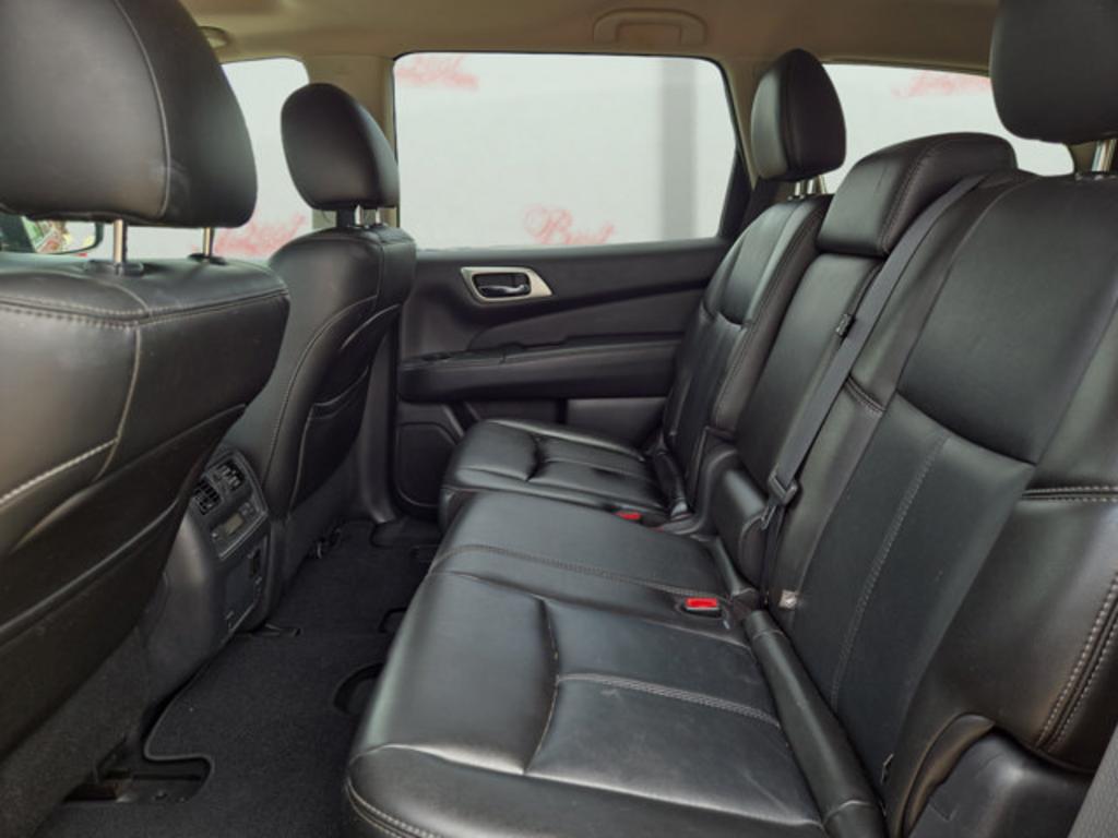 2014 Nissan Pathfinder - $10,999